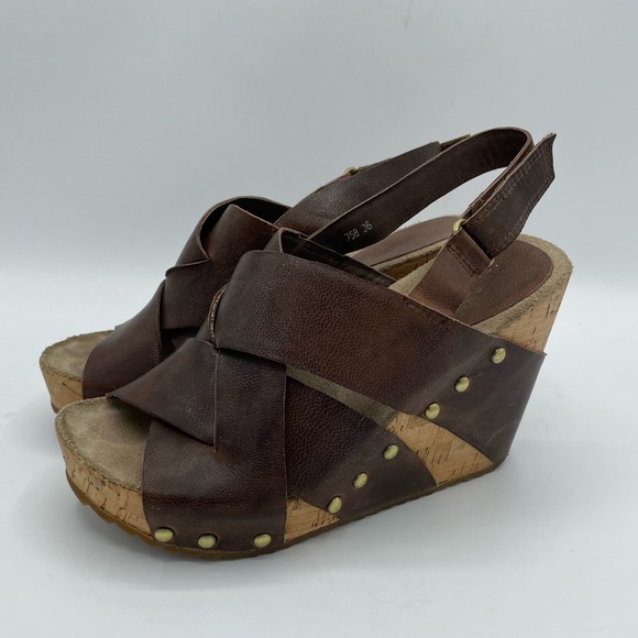 Antelope Shoes - Antelope Brown Leather Wedge Heel Sandal. Size EU 36.